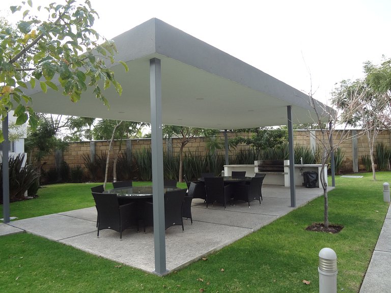 Juriquilla: 3 recámaras más terraza y amenidades