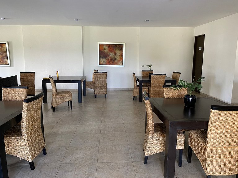 Condominio de departamentos con 3 torres cómodas amenidades