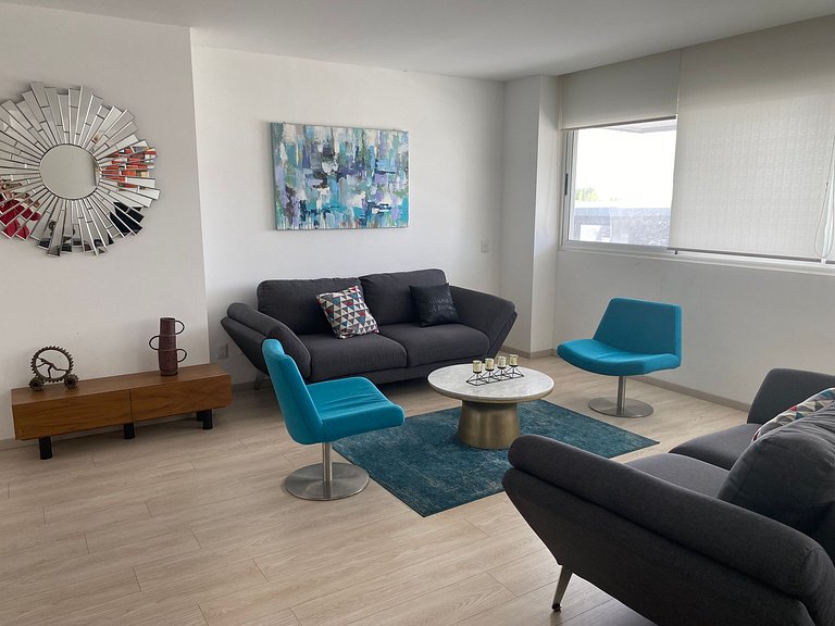 Juriquilla: Departamento con alberca y amenidades