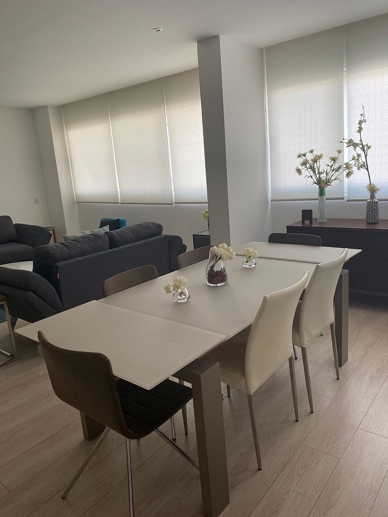 Juriquilla: Departamento con alberca y amenidades