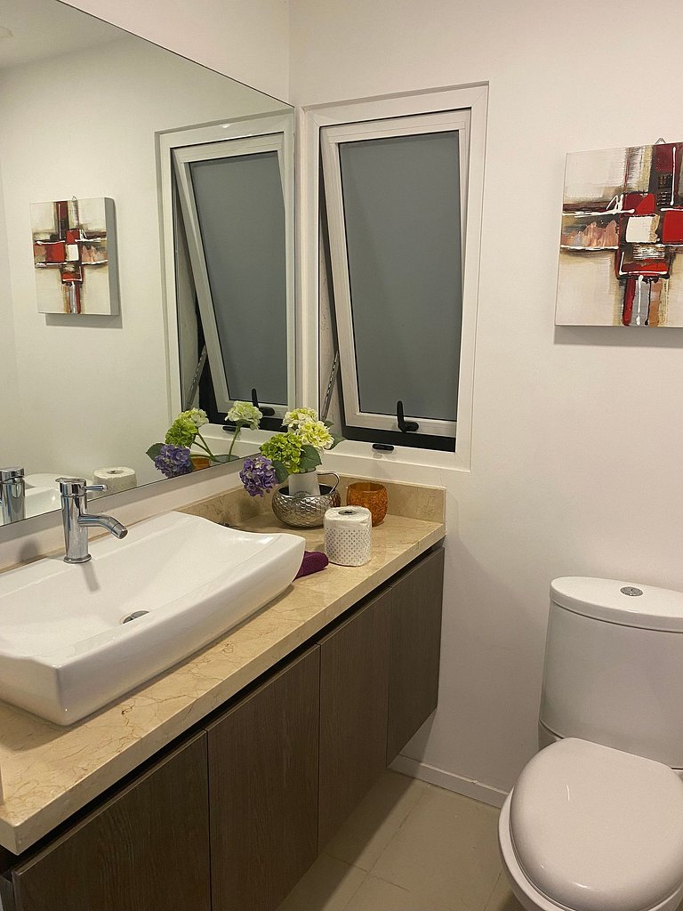 Juriquilla: Departamento con alberca y amenidades