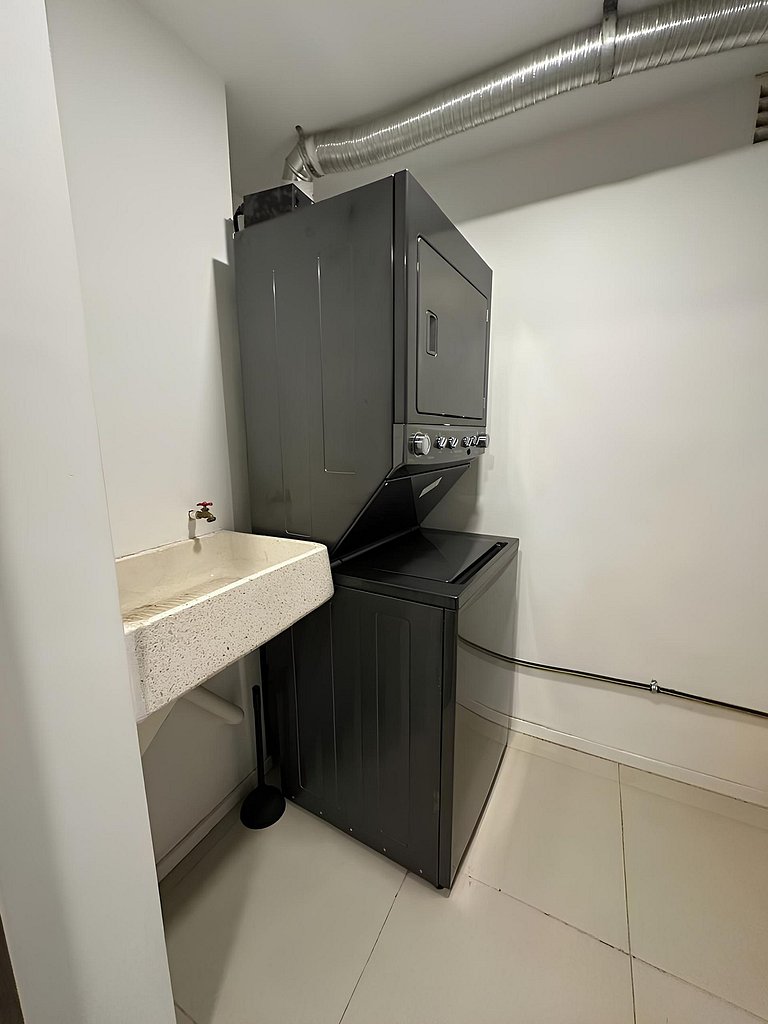 Juriquilla: Departamento con alberca y amenidades