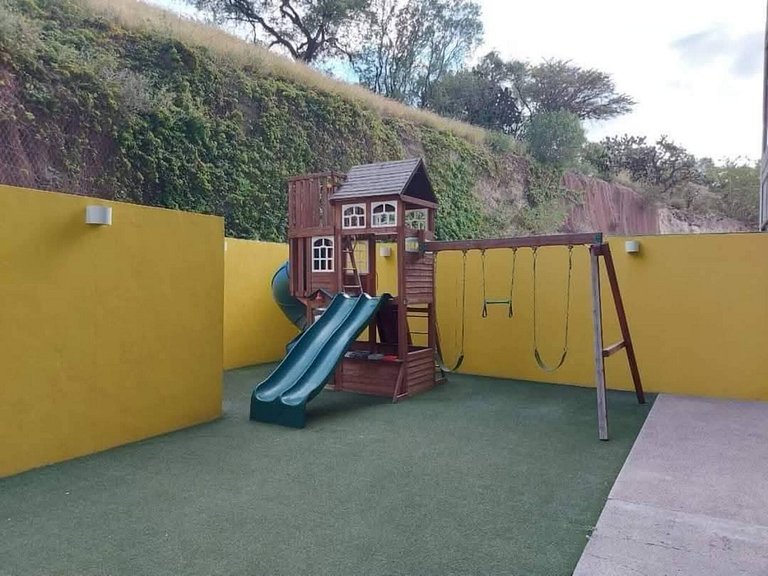 Exclusivo Complejo Vertical de Departamentos y Amenidades en