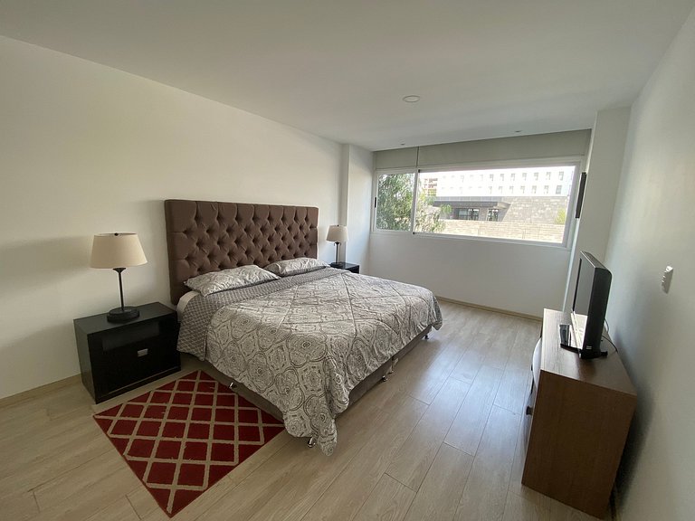 Escápate a Juriquilla: Departamento más alberca