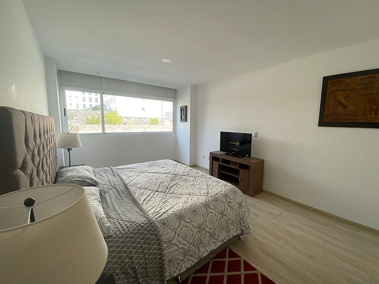 Escápate a Juriquilla: Departamento más alberca