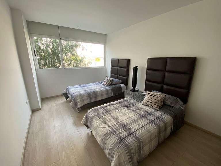 Escápate a Juriquilla: Departamento más alberca