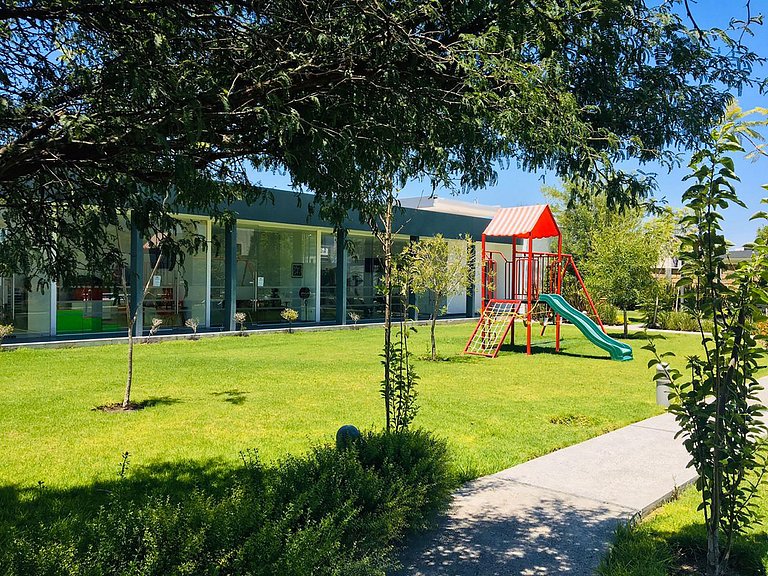 Vive en Life Juriquilla – Departamento de 3 Recámaras Amuebl