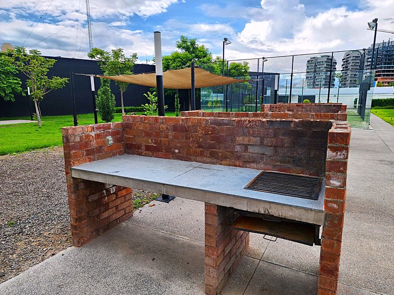 Relájate en Juriquilla Alberca, Áreas Verdes y Más