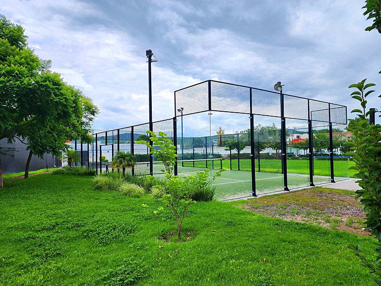 Relájate en Juriquilla Alberca, Áreas Verdes y Más