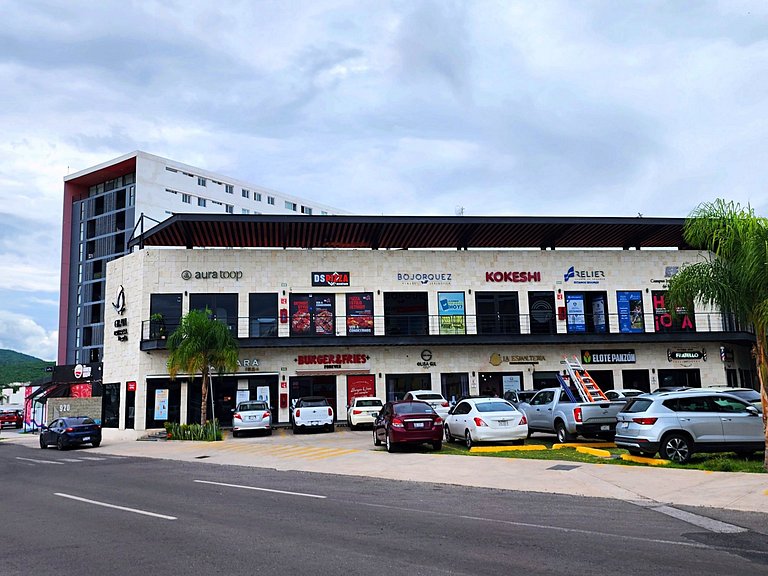Relájate en Juriquilla Alberca, Áreas Verdes y Más