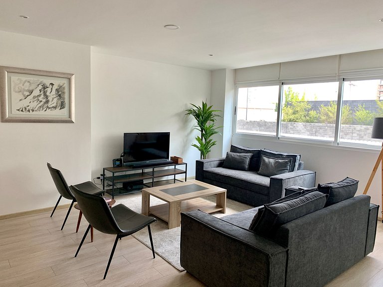 Escápate a Juriquilla: Departamento más alberca