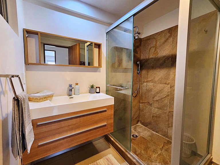 Moderno depa alberca y cancha de pádel, Juriquilla